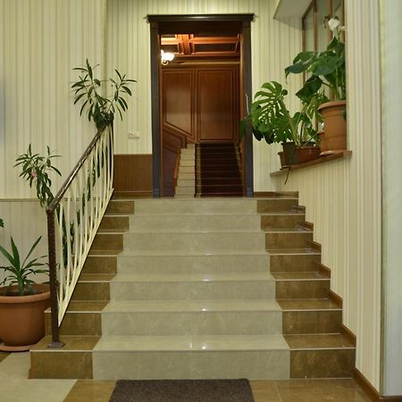 Khrchit Hotel Martuni Kültér fotó