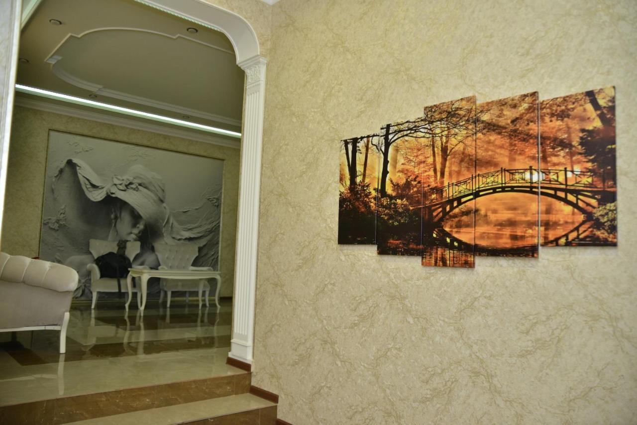 Khrchit Hotel Martuni Kültér fotó
