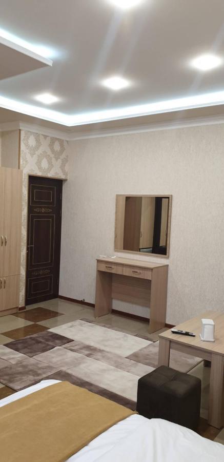 Khrchit Hotel Martuni Kültér fotó